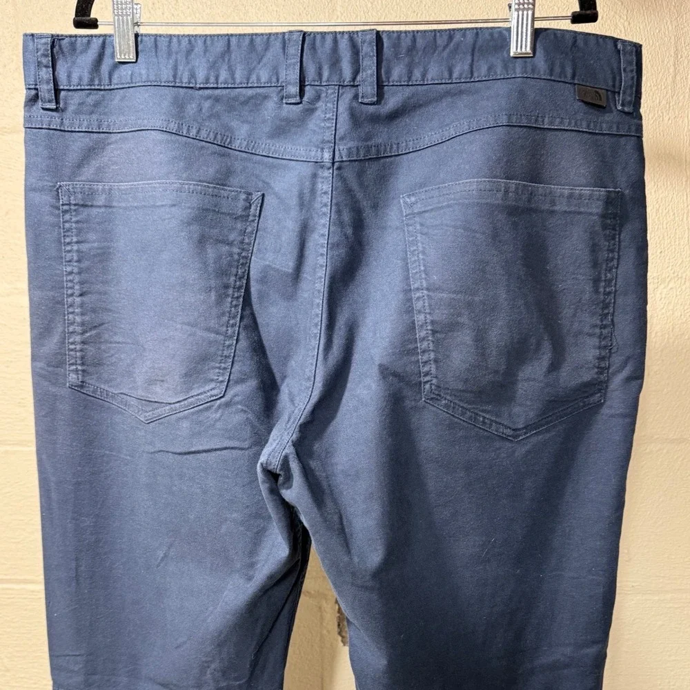 The North Face Mens Navy Blue Chino Pant Size 38 Regular Fit Casual Outdoor Work